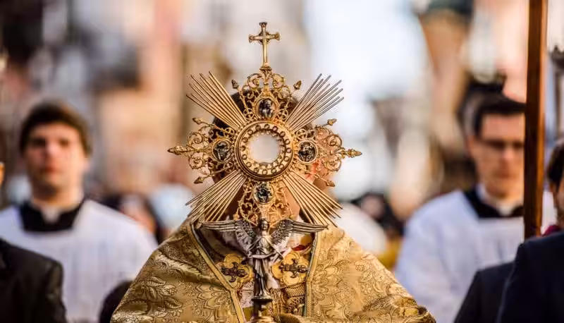 Corpus Christi: Celebrando el Cuerpo y Sangre de Cristo