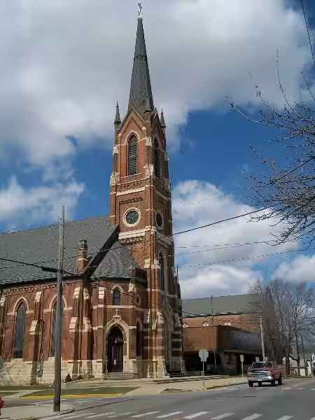 Iglesia San Nicolás en Aurora, IL: Un Refugio Espiritual en el Corazón de la Comunidad